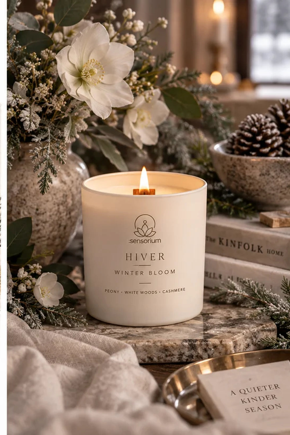 Winter Bloom Candle — Hiver Collection